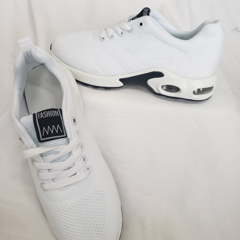 Fashion, women white sneakers. Sz 8